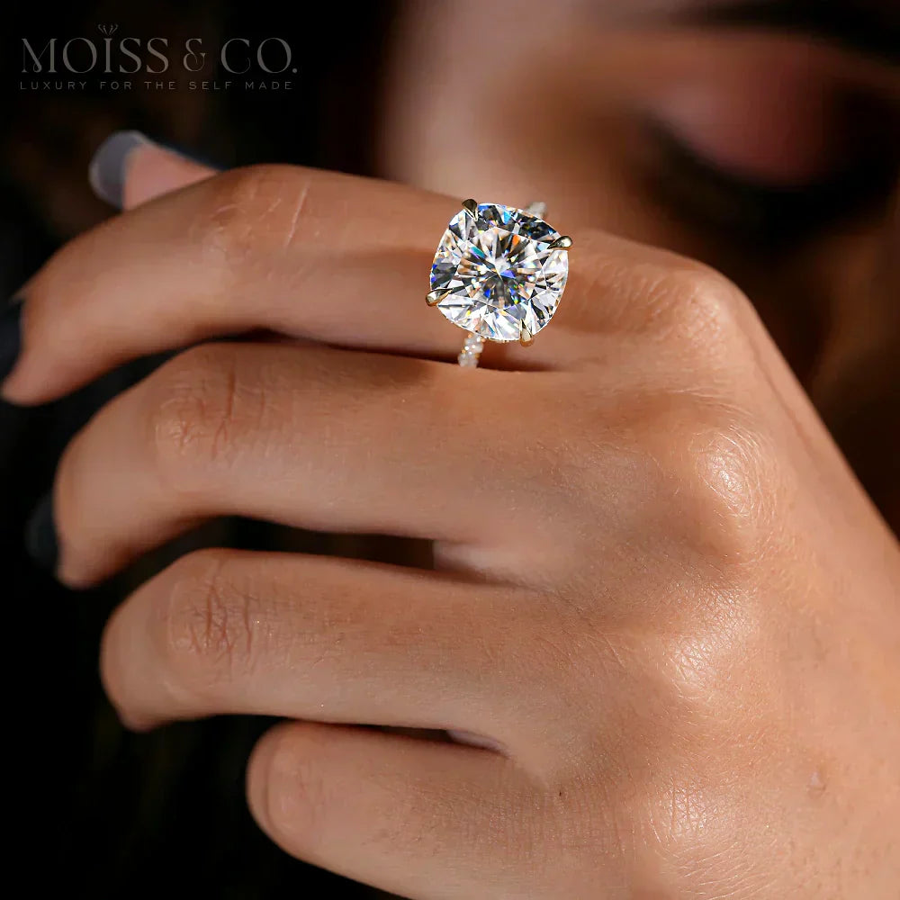 Can a Person Tell If You Have a Moissanite Jewelry?