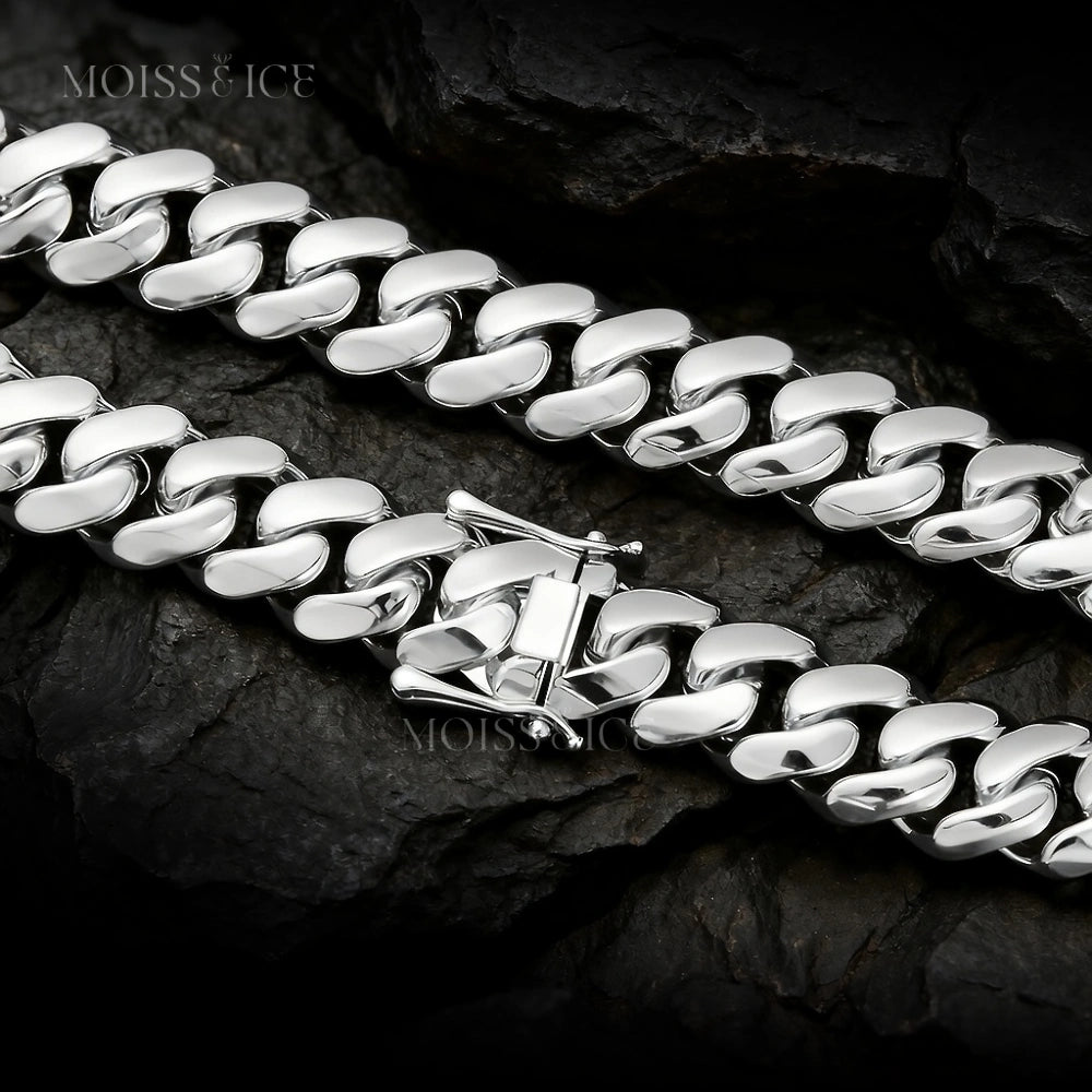 Moiss and Ice cuban chain showing flawless shine on a silver white gold cuban link chain