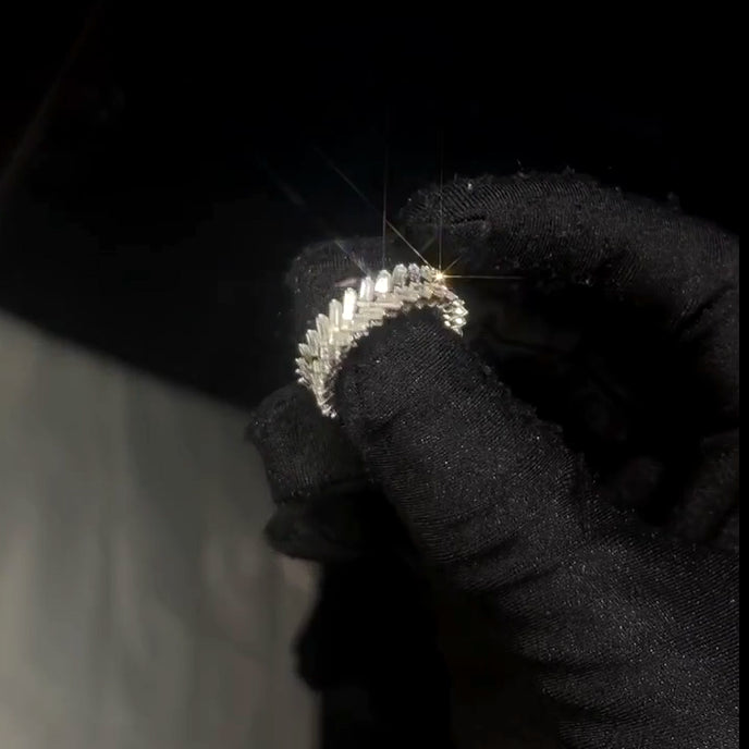 360 video of Baguette Cut Moissanite Eternity Ring