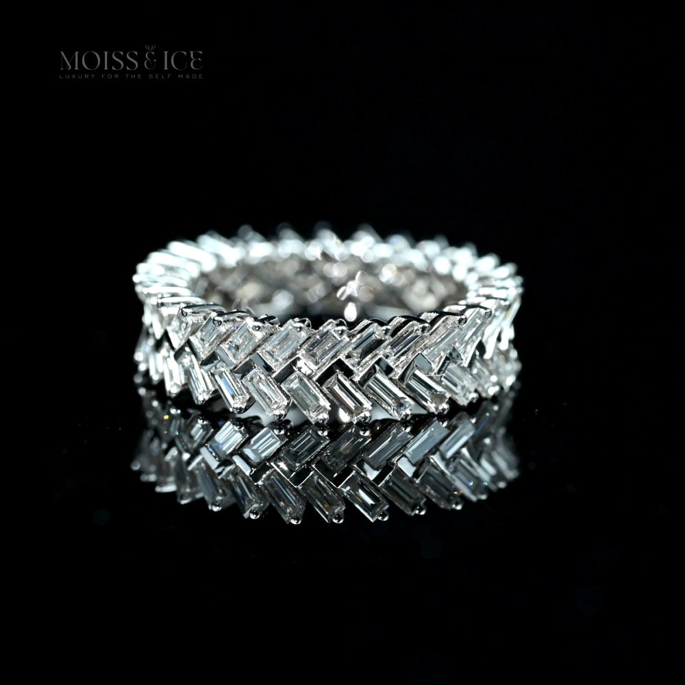 The Shaan - Baguette Cut Moissanite Eternity Ring - MOISS ICE CANADA