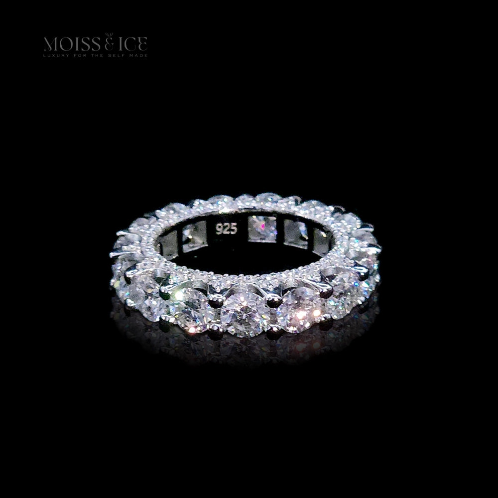 Elegant eternity ring with sparkling moissanite stones by Moiss & Ice Canada. Set in 925 silver, finished with PVD layer of 18k gold .