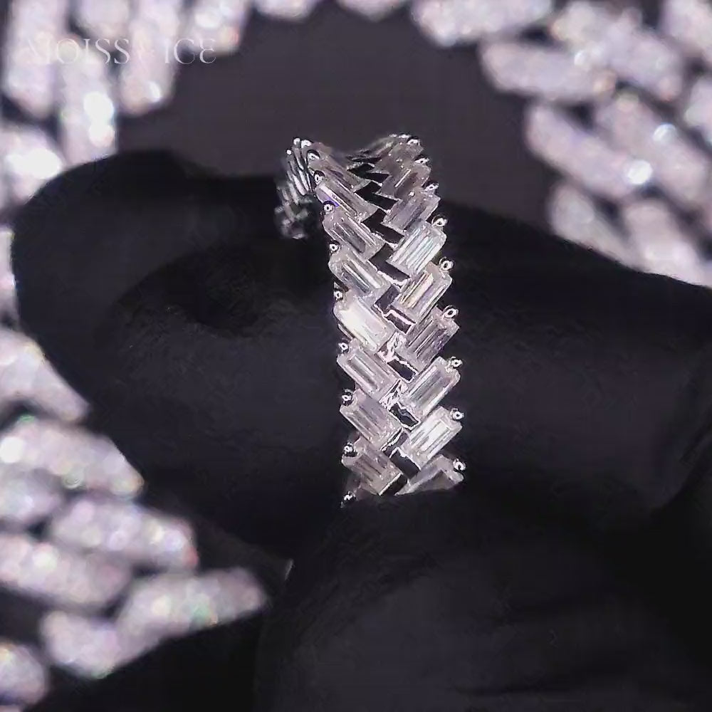 360 video of Baguette Cut Moissanite Eternity Ring by Moiss and Ice Canada