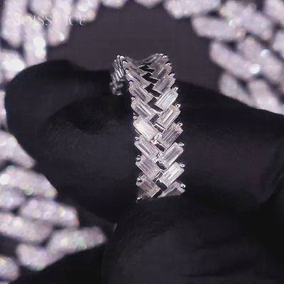 360 video of Baguette Cut Moissanite Eternity Ring by Moiss and Ice Canada