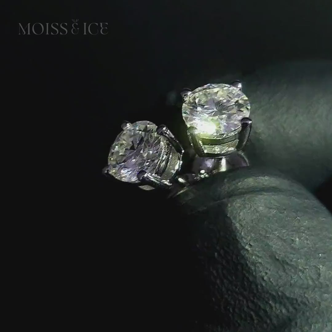 Lab-Grown Diamond Stud Earrings Close up Video sparkling.
