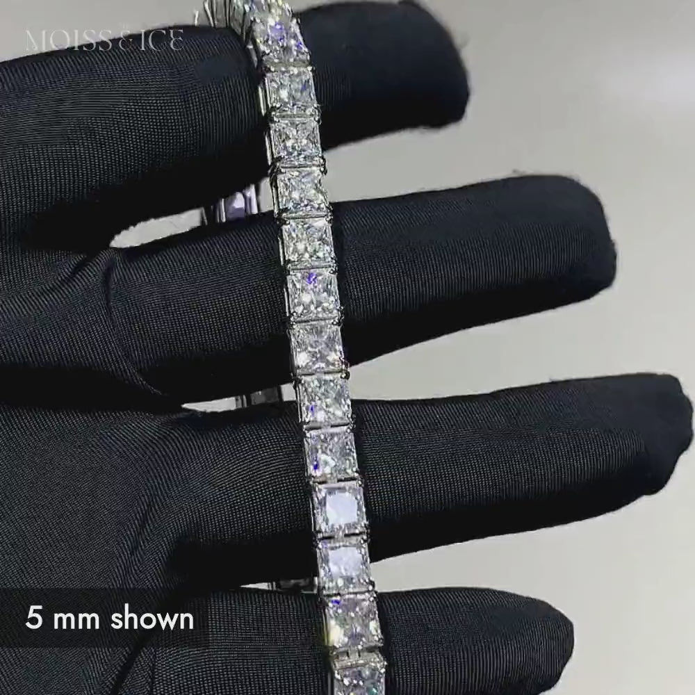 Close up video of a princess cut moissanite tennis chain showing the sparkle and shine, and build quality by Moiss and ice Canada