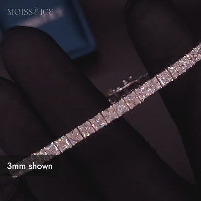 3mm moissanite princess cut tennis bracelet close up showing the details and sparkling moissanite. Moiss & Ice Canada