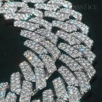 Close up details of our Moissanite Cuban Chain Necklace