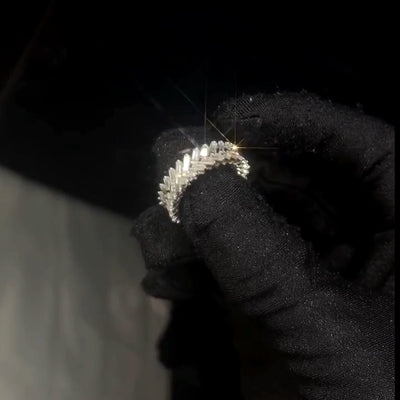 360 video of Baguette Cut Moissanite Eternity Ring