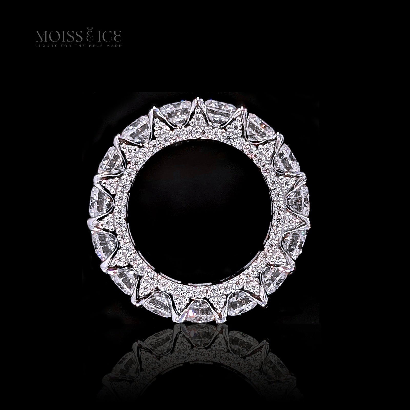 Moissanite ring - PYAAR - Side view