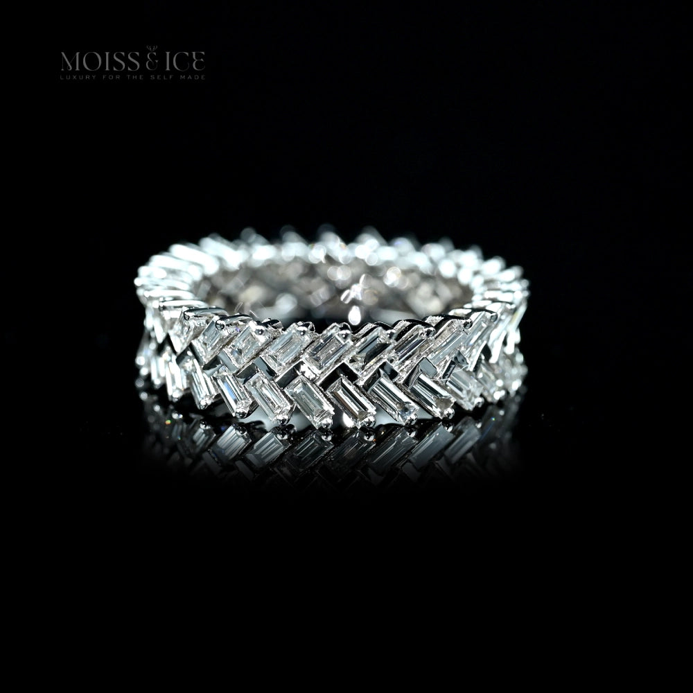 The Shaan - Baguette Cut Moissanite Eternity Ring - Set in 925 silver, finished with PVD layer of 18k gold - MOISS ICE CANADA